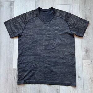 lululemon Metal Vent Tech Short Sleeve. Size XL